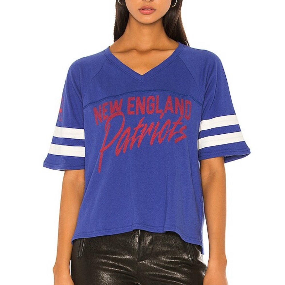 NFL PATRIOTS Football tee in Sugar & Liberty & Licorice